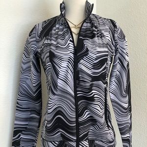 🌻Barco Black and white zip up jacket S